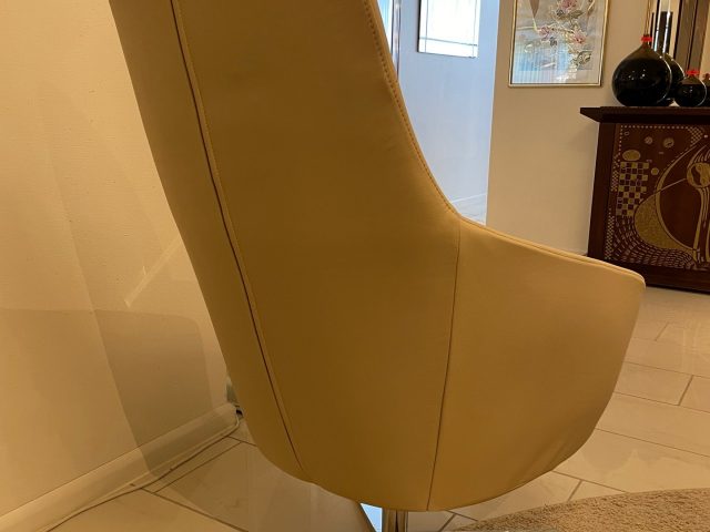 Hochlehnsessel Nola von hinten